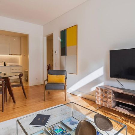 Downtown Sleek Apartment By Lovelystay Lisabona Exterior foto